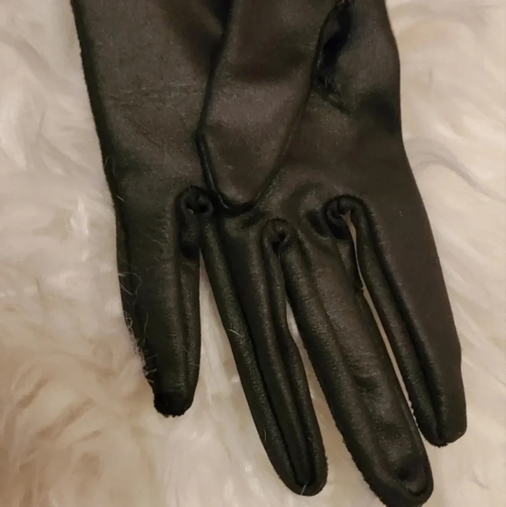 Van Raalte Mid‎ length.Glam gloves NEW